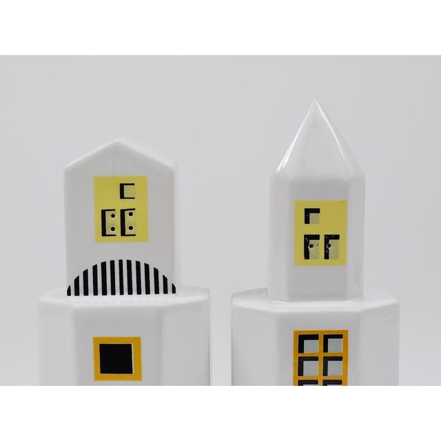 Vintage Skyscraper Salt and Pepper Shakers by Heide Warlamis, 1990, Set of 2 For Sale - Image 10 of 18