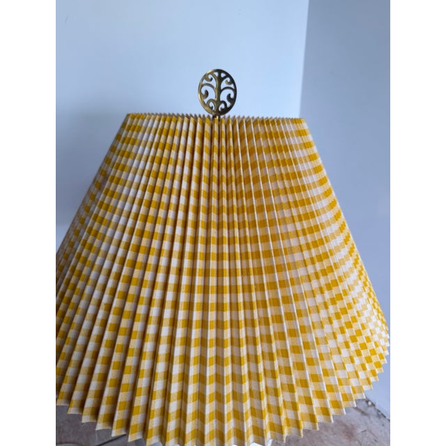 Vintage Yellow Pleated Ginger Jar Table Lamp For Sale - Image 6 of 7