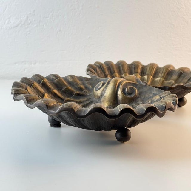 Austrian Secessionist Brass Vide-Poche Bowls, Early 20th Century, Set of 2 For Sale - Image 6 of 11