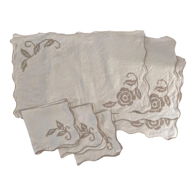 Vintage Hand Embroidered Floral Table Linens 3 Napkins + 3 Placemats For Sale
