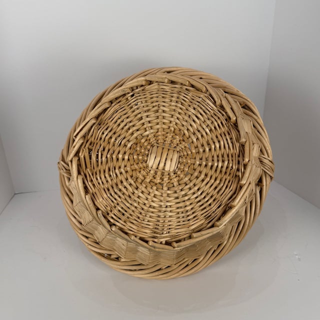 Vintage Unused Natural Color Willow Basket With Twisted Handle For Sale In Los Angeles - Image 6 of 8