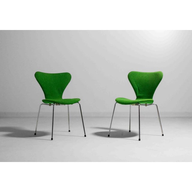 Chairs in Deep Green Fabric by Arne Jacobsen for Fritz Hansen, 1980s, Set of 4 For Sale - Image 6 of 17