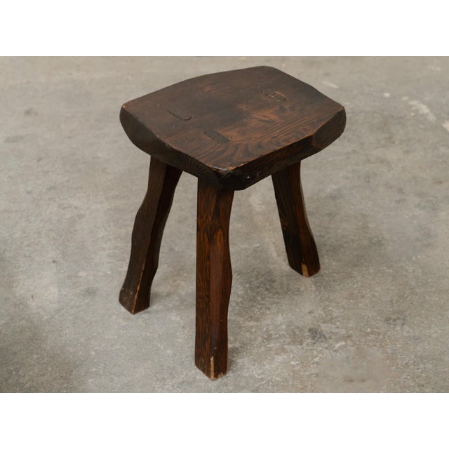 Brown Brutalist Coffee Table and Stools in Blackened Pine, 1960, Set of 6 For Sale - Image 8 of 13