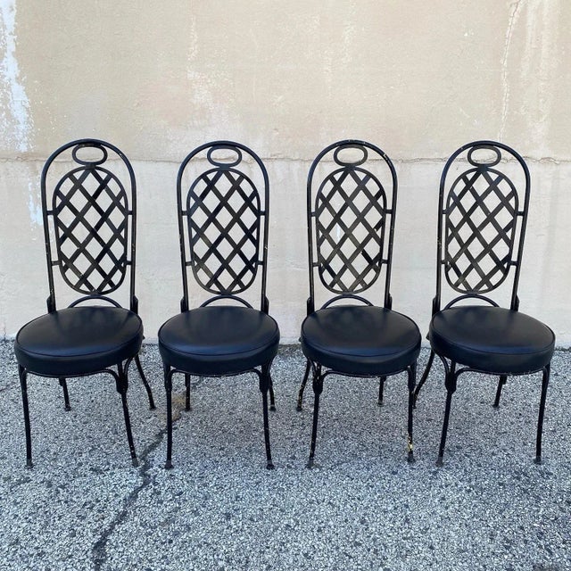 Vintage Mid Century Modern Black Iron Kitchen Dining Set - 5 Pc Set. Listing includes (4) lattice design dining chairs,...