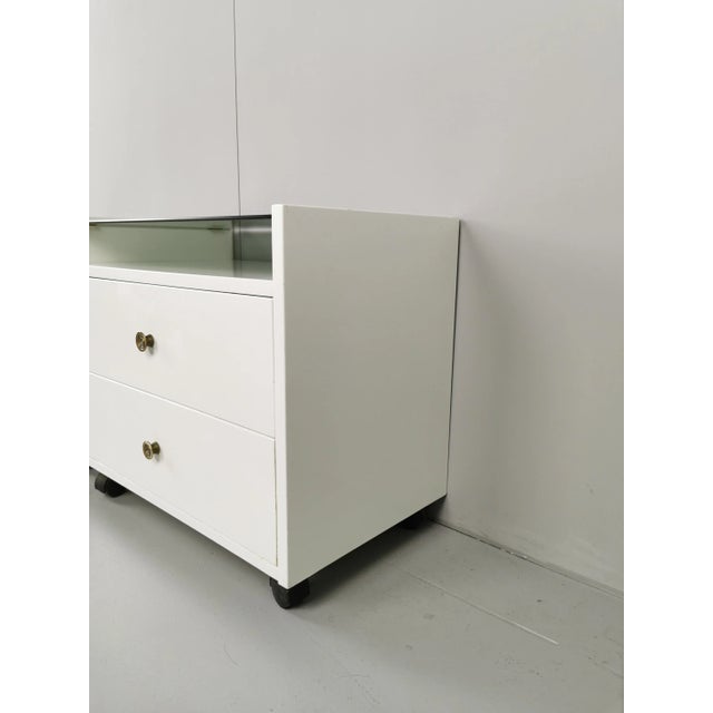 1960s White Lacquered Nightstands by Carlo de Carli for Luigi Sormani, 1960s, Set of 2 For Sale - Image 5 of 11