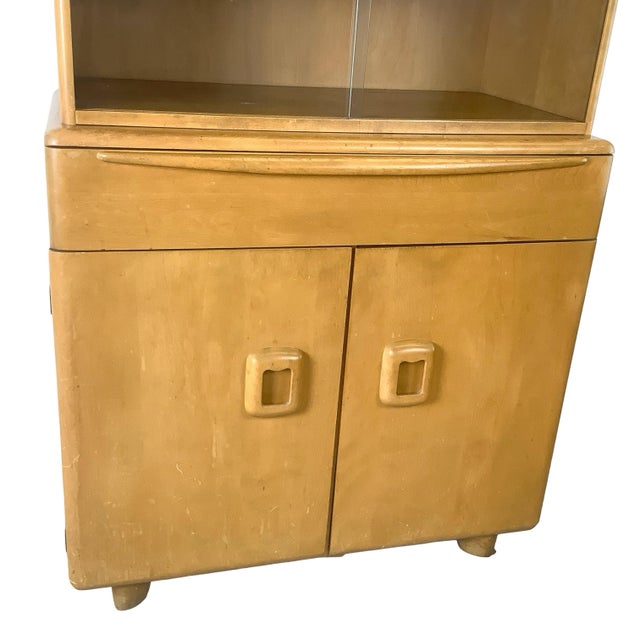 Vintage Heywood-Wakefield Wheat Finish Hutch Cabinet, Mid-Century Modern For Sale - Image 11 of 12