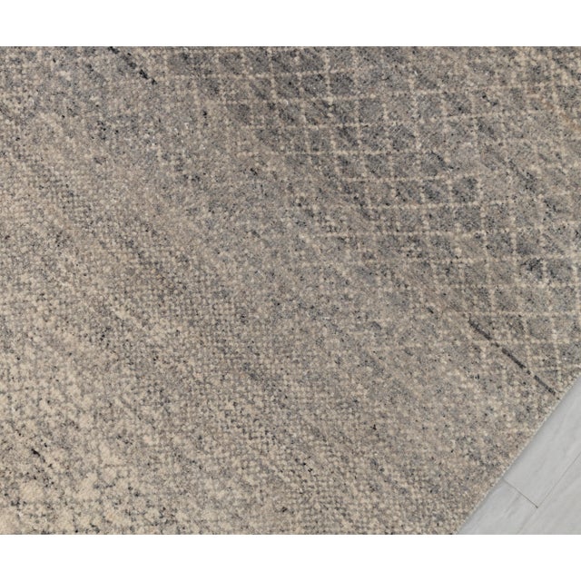 Contemporary 10' x 14' Savannah Hand Knotted Modern Cream Grey Wool & Silk Rug For Sale - Image 3 of 18
