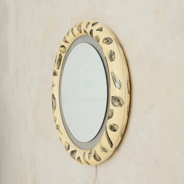 Mid-Century Modern Italian Shell Motif Backlit Wall Mirror, 1960s For Sale - Image 3 of 11