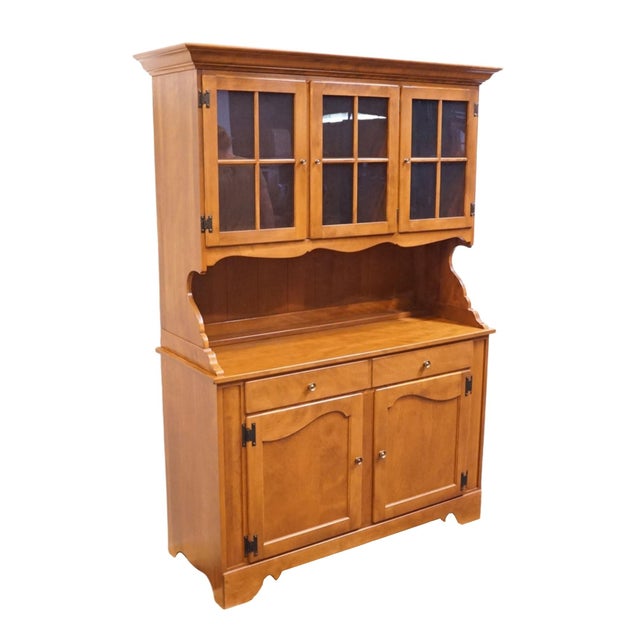 Ethan Allen Ethan Allen Heirloom Nutmeg Maple Colonial Early American 47" Buffet W. China Hutch 10-6018 / 10-6036 For Sale - Image 4 of 18