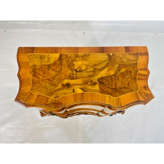 Italian Vintage Walnut Bombe Chest With Sculpted Legs For Sale - Image 12 of 18