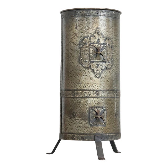 Arts and Crafts Umbrella Stand in Hand Hammered Metal, 1890s For Sale