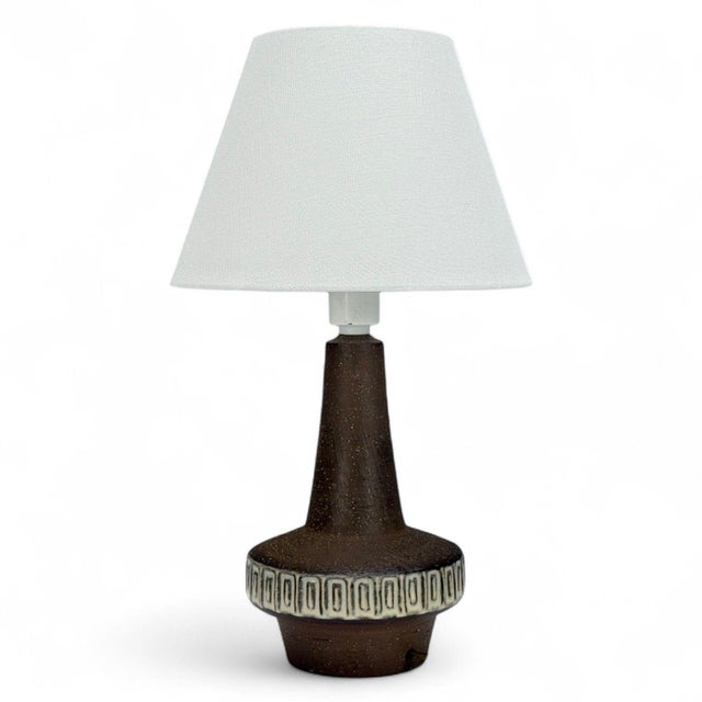 Michael Andersen & Søn, Danish Mid-Century Modern, Brown Stoneware, Table Lamp, Denmark, 1960s A unique model 6253 Danish...
