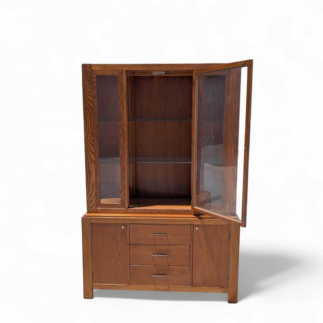 Vintage Bernhardt Oak Glass Display Hutch Cabinet With Light, 1980s, Traditional For Sale - Image 12 of 18