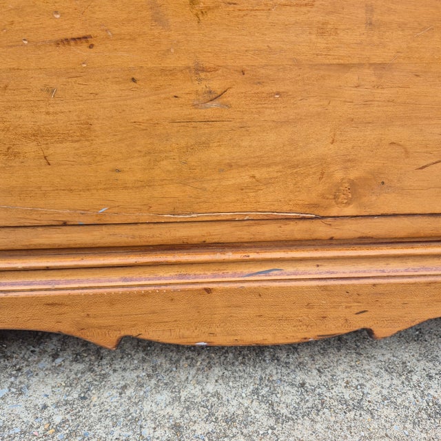 Early 20th Century American Solid Maple Two Over Two Chest of Drawers Dresser For Sale - Image 14 of 15