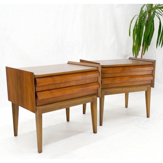 Lane Furniture Pair Two Drawers Walnut Mid-Century Modern End Side Night Stands Tables Mint! For Sale - Image 4 of 17