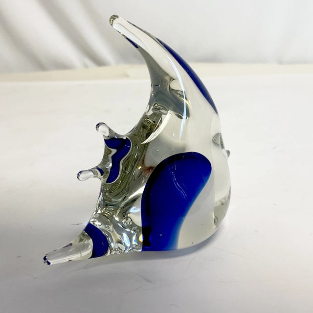 Murano Mid-Century Coastal Boho Chic Italian Murano Style Fish Paperweight. For Sale - Image 4 of 10