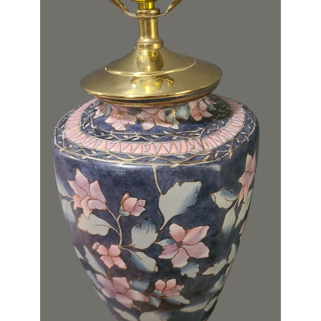 Vintage Asian Motif Chinoiserie Hand Painted Pink Floral Table Lamp For Sale - Image 6 of 8