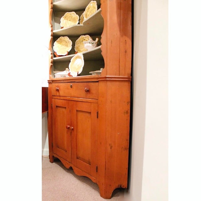 American Pennsylvania Pine Open Front Corner Cupboard, 19th Century For Sale - Image 3 of 12