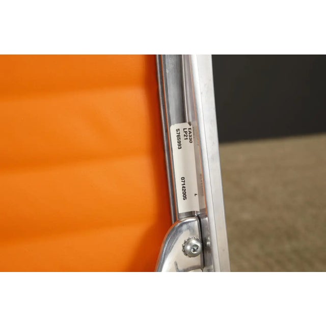 'Aluminum Group' Swivel Chair by Charles Eames for Herman Miller, 1980s, Signed For Sale - Image 15 of 17