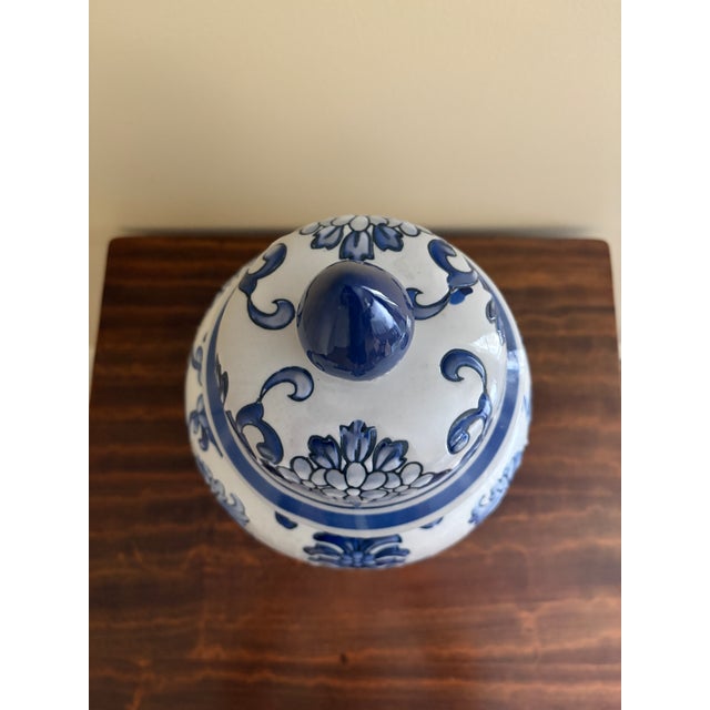 Ceramic Late 20th Century Chinoiserie Large Blue and White Porcelain Ginger Jar For Sale - Image 7 of 8
