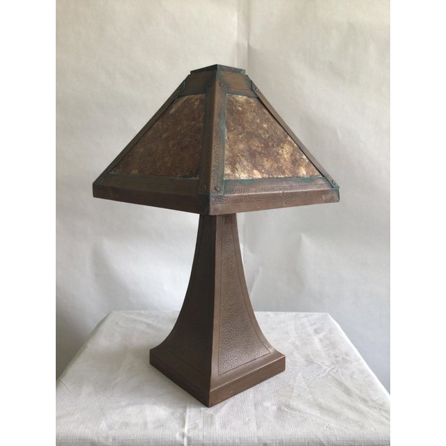 Arts & Crafts 1920s Arts & Crafts Copper Table Lamp With Mica Shade For Sale - Image 3 of 12