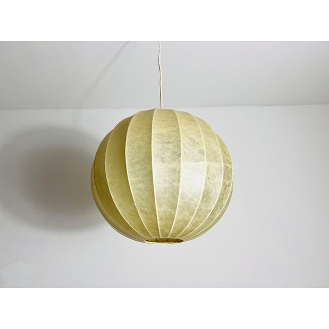 Achille Castiglioni Mid-Century Round Cocoon Pendant Lamp, 1960s, Italy For Sale - Image 4 of 10