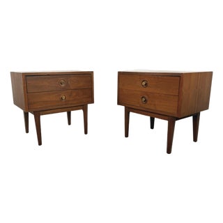 American of Martinsville Mid-Century Modern Two-Drawer Nightstands, Pair For Sale
