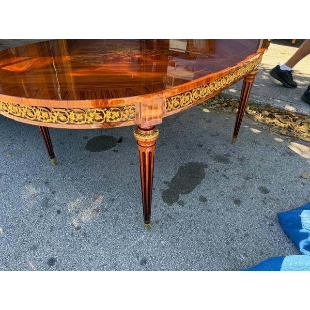 French 1970s Walnut Dining Table With Satinwood Marquetry, Brass Trim 2 Leafs For Sale - Image 3 of 5