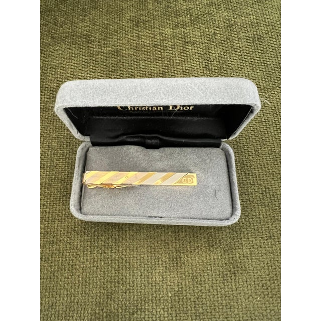 Vintage Christian Dior Gold Plate Tie Clip Circa 1970 In Original Velvet Case For Sale In New York - Image 6 of 18