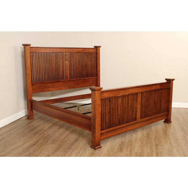 High Quality American Made Solid Oak King Size Bed Frame with Spindled Head and Footboards