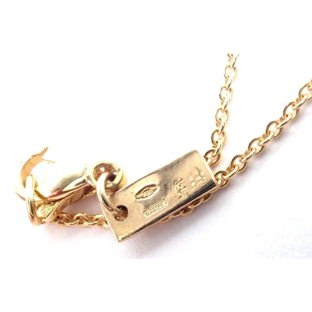 Salvatore Ferragamo Late 20th Century Salvatore Ferragamo Yellow Gold Enamel Shoe Pendant Necklace For Sale - Image 4 of 9
