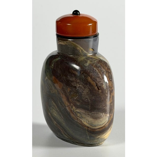 19th Century. Chinese Carved Macaroni Shadow Agate Snuff Bottle Chalcedony Translucent For Sale In Sacramento - Image 6 of 9