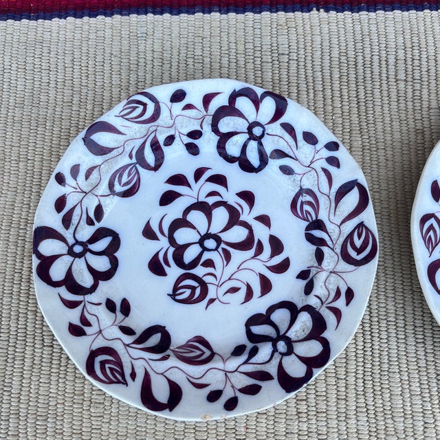 A Antique Pair of Ironstone Flow Mulberry Gaudy Brushstroke Plates, Circa 1850 For Sale - Image 11 of 12