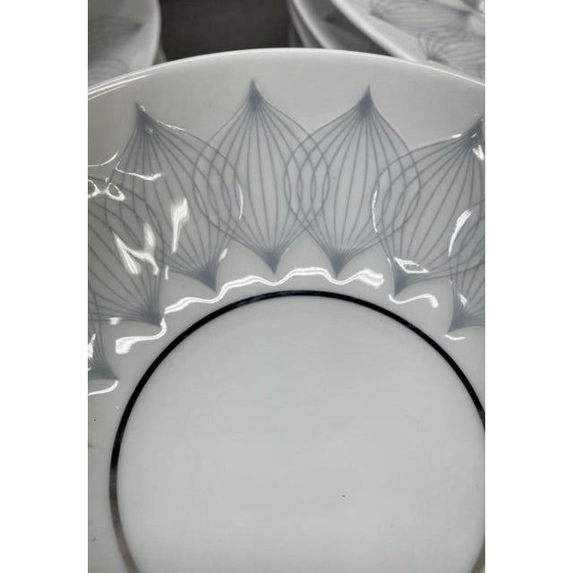 1960s Lotus Ballet Collection 97-Piece Service for 12 From Rosenthal Studio-Linie by Bjørn Wiinblad For Sale - Image 9 of 11