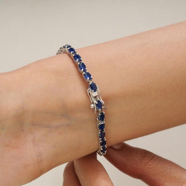 Contemporary 9.71 Ct Blue Sapphire Tennis Bracelet in Sterling Silver for Her For Sale - Image 6 of 11