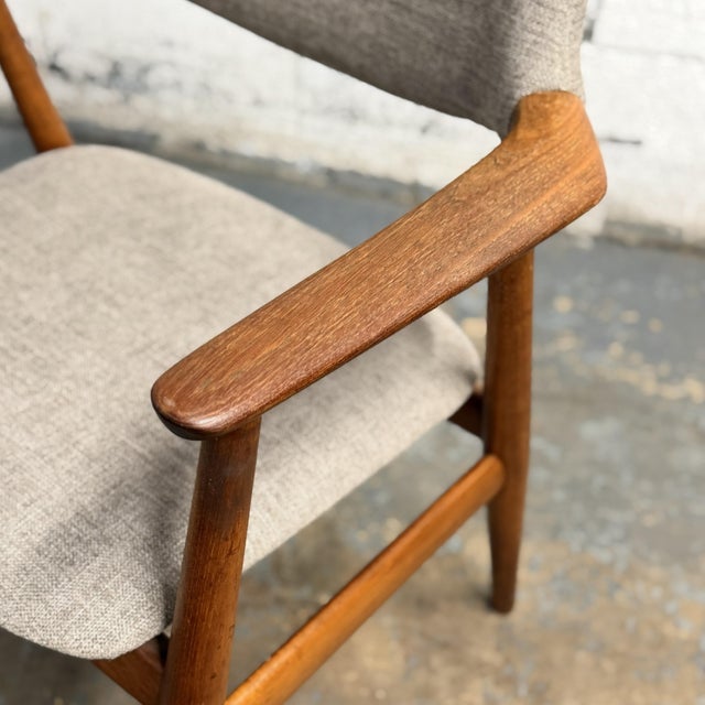 Mid 20th Century Set of 4 Danish Teak Dining Chairs Attributed to Svend Aage Eriksen for Glostrup, Model Gm11 For Sale In New York - Image 6 of 8