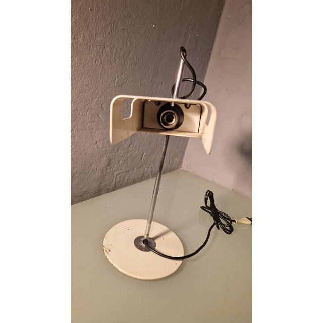 Silver Vintage Spider Table Lamp in White by Joe Colombo for Oluce, 1970s For Sale - Image 8 of 9