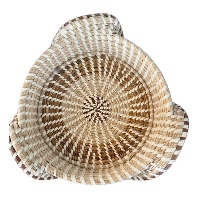 Handwoven Gullah Sweetgrass Basket Signed Michael Smalls Hilton Head 2018 For Sale