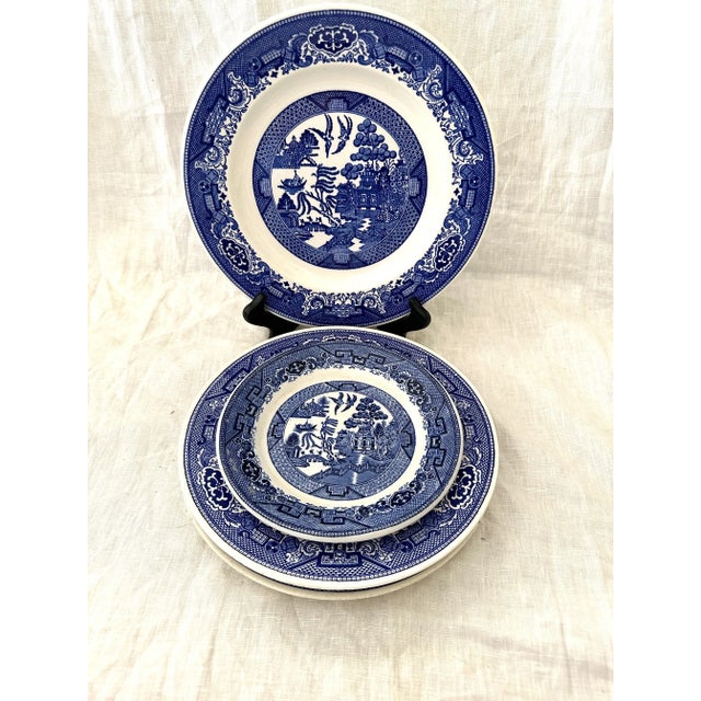 Vintage Blue Willow Ware Dinner Plates-A Set For Sale In Palm Springs - Image 6 of 6
