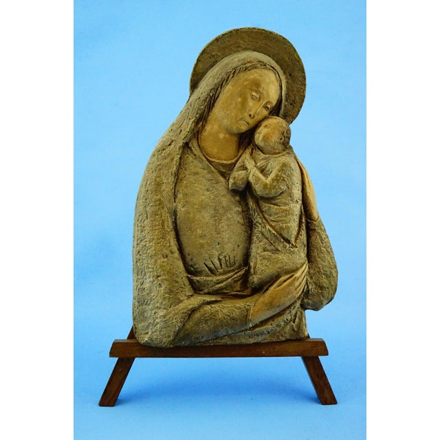 MEASUREMENTS: Height: 30.5 cm; Width: 20.5 cm; Depth: 4.5 cm; Weight: 2.358 kg Item : A magnificent decorative high-relief...