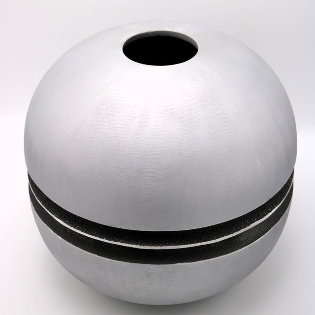Modern 1970s Modernist Round Vase by Artist Lorenzo Burchiellaro For Sale - Image 3 of 18