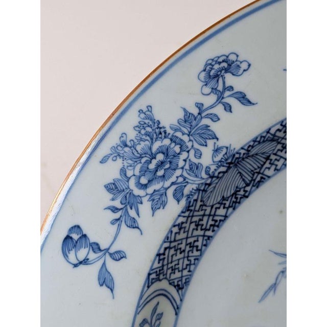 Chinese Export Armorial Blue and White Porcelain Charger, Kangxi, 1715 For Sale - Image 6 of 18