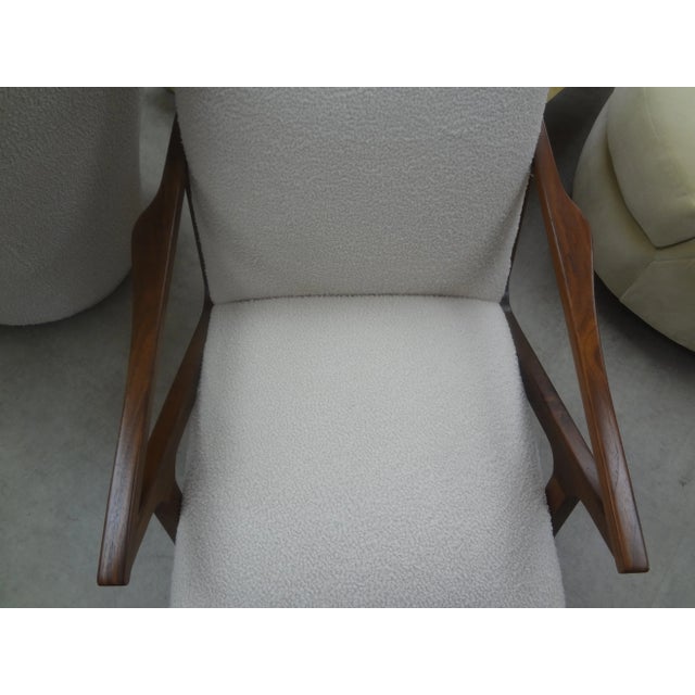 White 1960s Pair of French Mid-Century Modern Jeanneret Style Lounge Chairs For Sale - Image 8 of 12