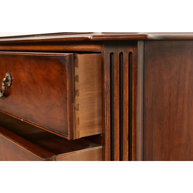 Henredon Georgian Carved Mahogany Nightstand or Bachelor Chest For Sale In South Bend - Image 6 of 12