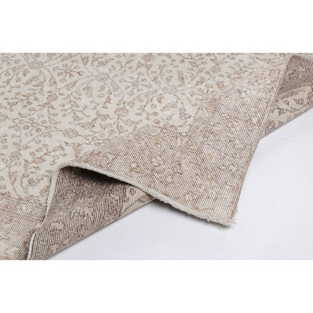 Mid 20th Century Neutral Modern Farmhouse Rug For Sale - Image 4 of 10