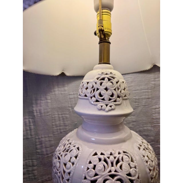 Hollywood Regency Vintage Hollywood Regency White Reticulated Ceramic Temple Jar Table Lamps - A Pair For Sale - Image 3 of 8