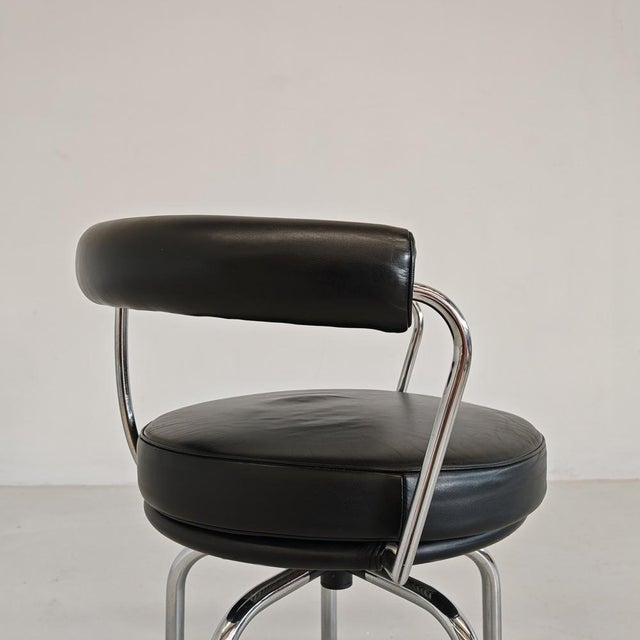 Black Leather LC7 Swivel Armchair by Charlotte Perriand for Cassina, 1980s For Sale - Image 10 of 18