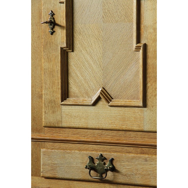 Vintage Oak Brutalist Display Cabinet with Leaded Glass in the style of Kjærnulf, Denmark, 1960s For Sale - Image 6 of 18