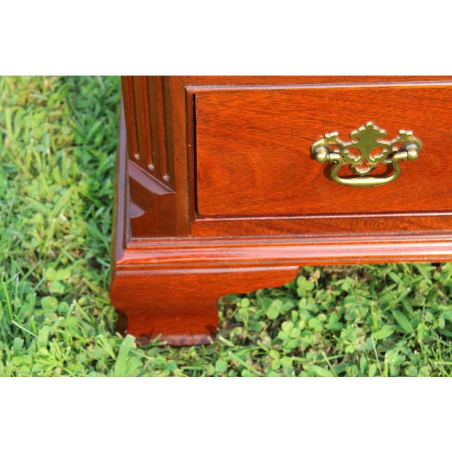Baker Furniture Chippendale Mahogany Nightstands—A Pair For Sale - Image 11 of 18
