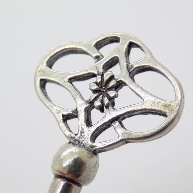 1980s 1 X Vintage Italian Handmade Genuine Silver "Loves Me, Loves Me Not" Real Life Size Key For Sale - Image 5 of 10